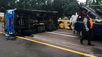 Beruntung tidak ada korban jiwa dalam kejadian tersebut.