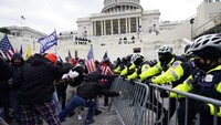 Presiden Donald Trump sendiri sudah memperingatkan bahwa pemakzulan dirinya akan menjadi langkah yang berbahaya. Sebab, menurut ia, langkah tersebut bisa menimbulkan kemarahan besar. AP Photo/Julio Cortez   Presiden Donald Trump sendiri sudah memperingatkan bahwa pemakzulan dirinya akan menjadi langkah yang berbahaya. Sebab, menurut ia, langkah tersebut bisa menimbulkan kemarahan besar. AP Photo/Julio Cortez