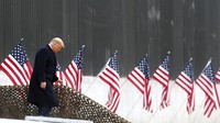 Donald Trump tidak menjelaskan alasannya. Diduga, keputusan itu berkaitan dengan tekanan ke dirinya yang lagi banyak-banyaknya mulai dari soal keterlibatan di kerusuhan US Capitol hingga pemakzulan kedua. AP Photo  