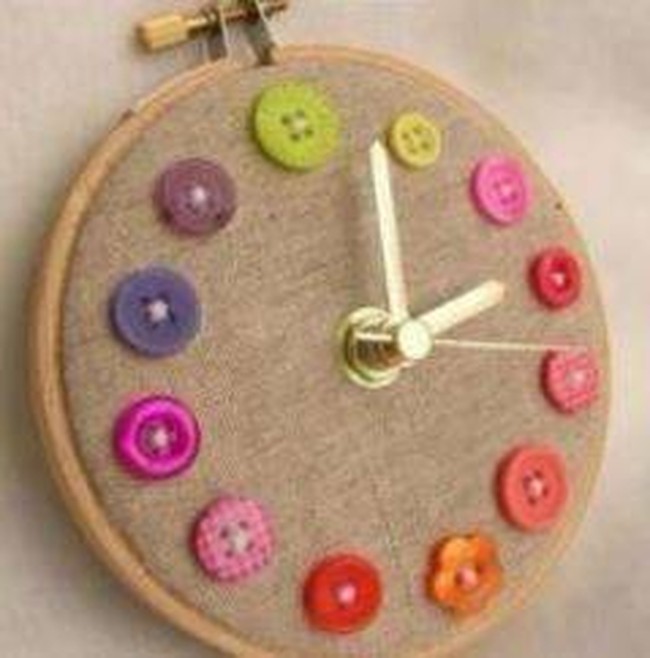 Ide yang satu ini sih genius banget dan bisa dicoba di rumah. Lumayan kan jadi nggak perlu beli jam mahal-mahal deh.. Foto: Instagram/@kelakuanwarga62