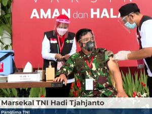 Usai Jokowi, Kapolri-Panglima TNI Juga Disuntik Vaksin Covid-19