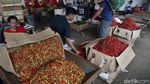 Harga Cabai Makin Ganas di Pasar Kramat Jati