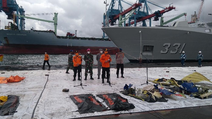Hari ke lima pencrian Sriwijaya Air di JICT II, Tanjung Priok, Jakarta Utara.