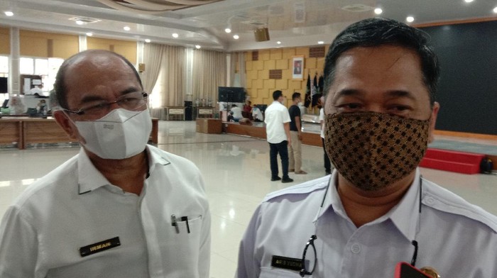 Jubir Satgas COVID-19 Sumut, Aris Yudhariansyah (kanan)/(Ahmad Arfah-detikcom)