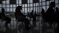 Syarat kesehatan juga diperketat antara lain penumpang wajib menunjukkan surat keterangan hasil negatif tes RT-PCR yang sampelnya diambil dalam kurun waktu maksimal 2 x 24 jam atau hasil negatif rapid test antigen yang sampelnya diambil dalam kurun waktu maksimal 1 x 24 jam sebelum keberangkatan, untuk penerbangan menuju Bandar Udara I Gusti Ngurah Rai, Denpasar. ANTARA FOTO/Nova Wahyudi  