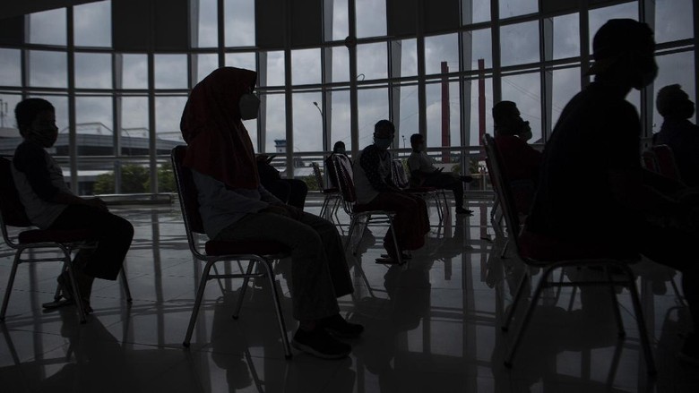 Kemenhub Restui Pesawat Diisi Penuh Saat PPKM Kementerian Perhubungan membolehkan pesawat terisi penuh penumpang selama masa PPKM. Asalkan ada 3 baris kursi kosong untuk tempat karantina penumpang yang positif Corona di pesawat.