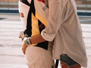 Hot! Intip Mesranya Pelukan Francesca Sofia ke Rossi di Pinggir Trek Abu Dhabi