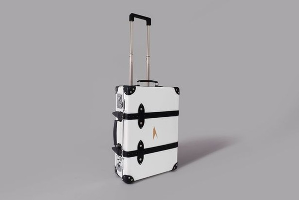 Pertimbangkan fitur atau kemudahan dari koper kamu. Mulai dari bentuk handle, roda, bahan koper sampai sistem penguncian. (British Airways)
