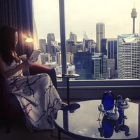 Luo Lili merupakan sosok yang cukup dikenal. Ia merupakan anak satu-satunya dari ibu pengusaha real estate yang memiliki beberapa proyek pengembangan di China. Foto: Instagram @lili3luo