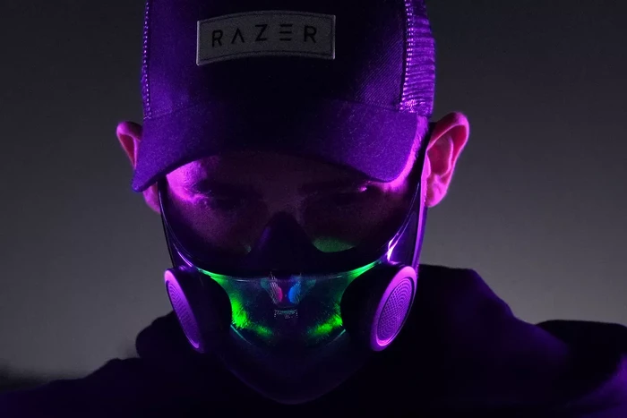 Masker pintar Razer