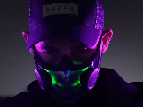 Masker pintar Razer