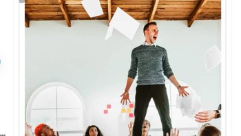 MU gembira berada di puncak klasemen. Foto: istimewa