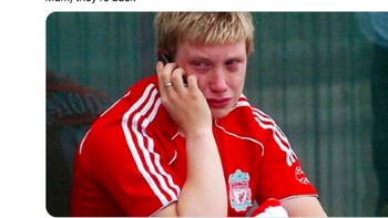 Fans Liverpool disebut kembali khawatir dengan bangkitnya musuh lama mereka, Manchester United. Foto: Twitter