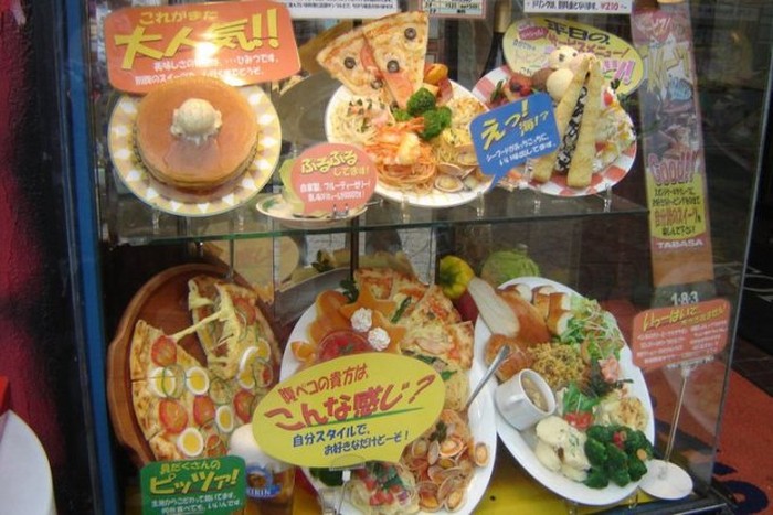 Miris! Kakek Ini Akan Curi Replika Makanan karena Dikira Makanan Asli Miris! Kakek Ini Akan Curi Replika Makanan karena Dikira Makanan Asli