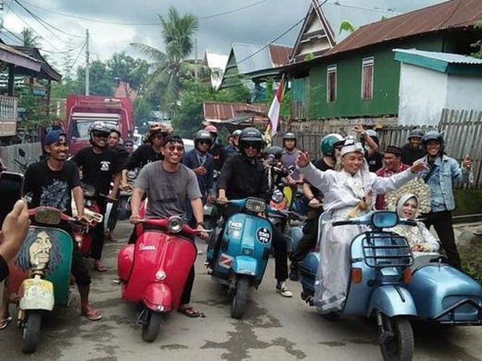Nikah Kisah pengantin viral yang naik skuter gandeng.