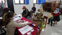 Ketaatan akan protokol kesehatan menjadi semakin penting saat kasus COVID-19 semakin tinggi.