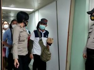 Tiba di Soetta, Keluarga Korban Sriwijaya Air Dikawal Polisi hingga RS Polri