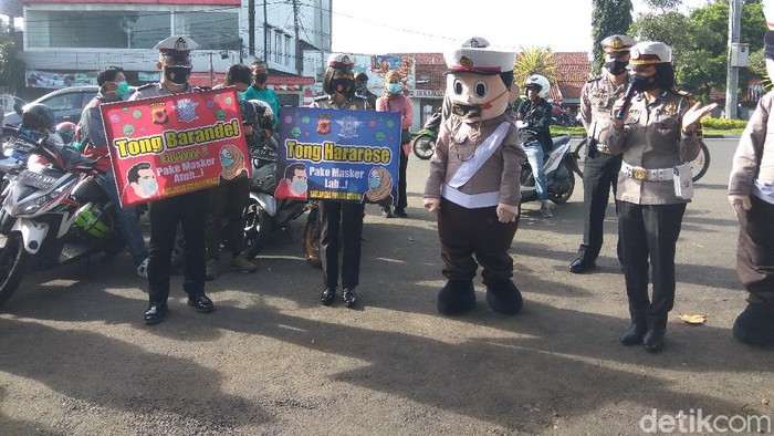 Polres Cimahi membatasi pelayanan sim hanya 25 persen