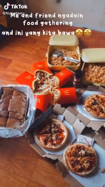 Potluck Makanan Bareng Teman Jadi Tren di TikTok