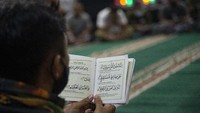 Doa terus dilantunkan untuk korban jatuhnya pesawat Sriwijaya Air nomor penerbangan SJ182. ANTARA FOTO/Aditya Pradana Putra.