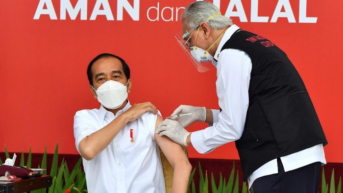 Presiden Jokowi disuntik vaksin Corona (COVID-19) Presiden Jokowi disuntik vaksin Corona (COVID-19)