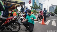 Uji emisi ini tersebut untuk mengetahui kadar buang karbon asap kendaraan.