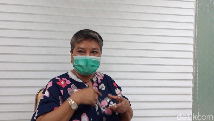Ribka Tjiptaning menjelaskan pernyataannya soal menolak divaksinasi (Rahel Narda Chaterine/detikcom).