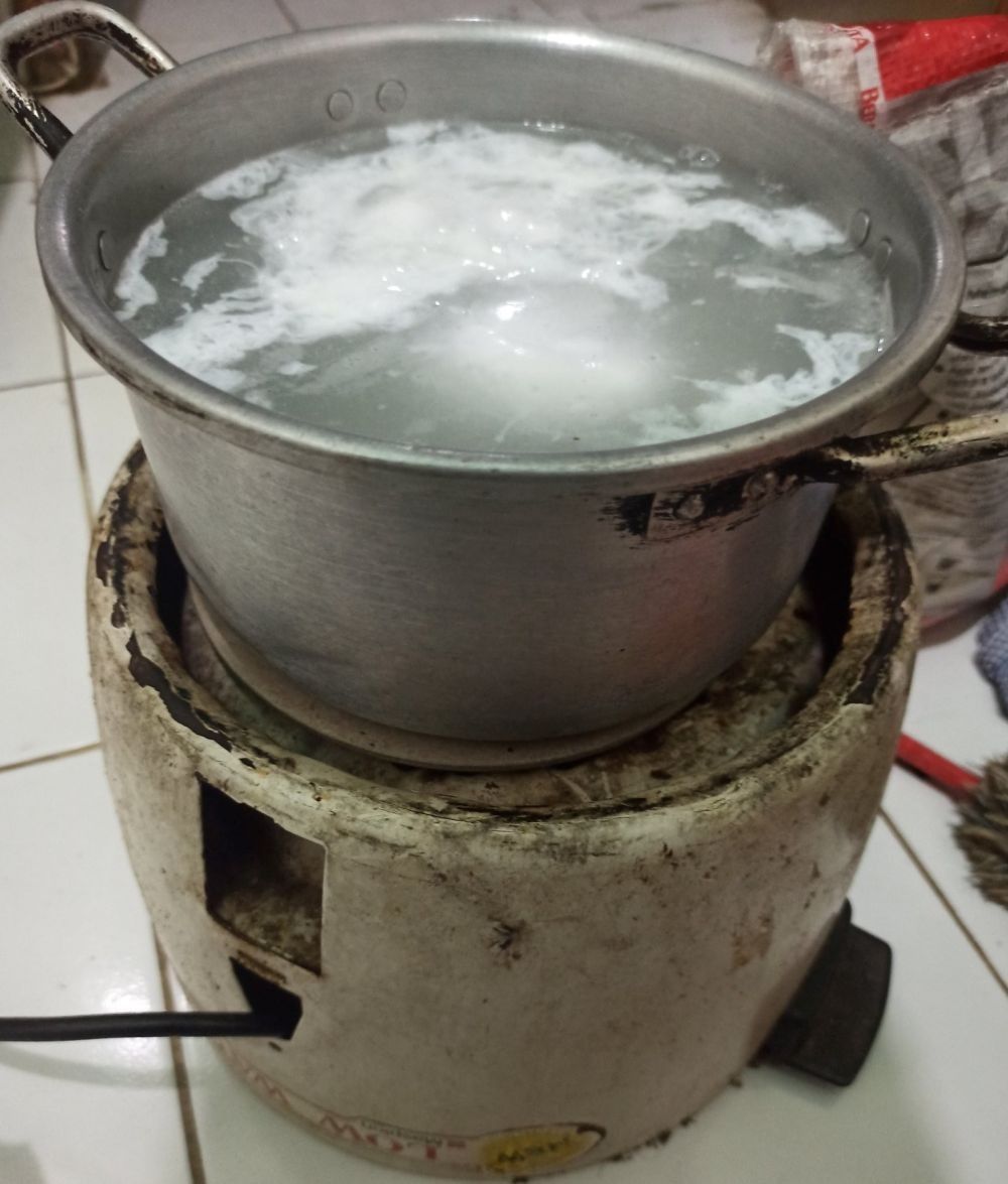 Serba Kepepet, Ini 5 Alat Masak Kreatif yang Digunakan Anak Kost