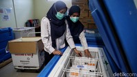 Proses vaksinasi COVID-19 itu diketahui nantinya akan dibagi tiga sesi dengan maksimal 60 orang perhari.
