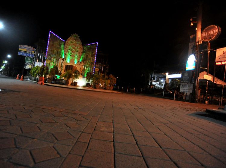 Sunyi Sepi Bali Bak Kota Mati