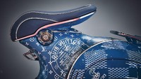 Dari pandangan pertama, Vespa 946 Louis Vuitton telah menarik perhatian dengan logo LV (Louis Vuitton) yang bergaya elegan. Foto: Dok. Goldwingfetish
