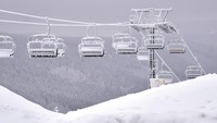 Lift ski di lereng Fallbach berhenti di Oberhof, Jerman. Martin Schutt/dpa via AP  