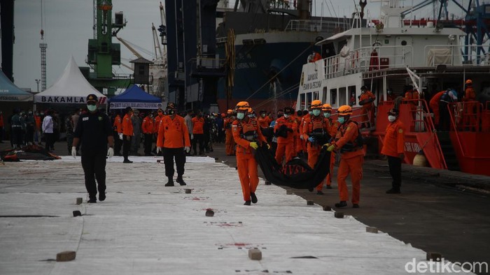 Lagi 36 Kantong Bagian Tubuh Korban Sriwijaya Air Ditemukan