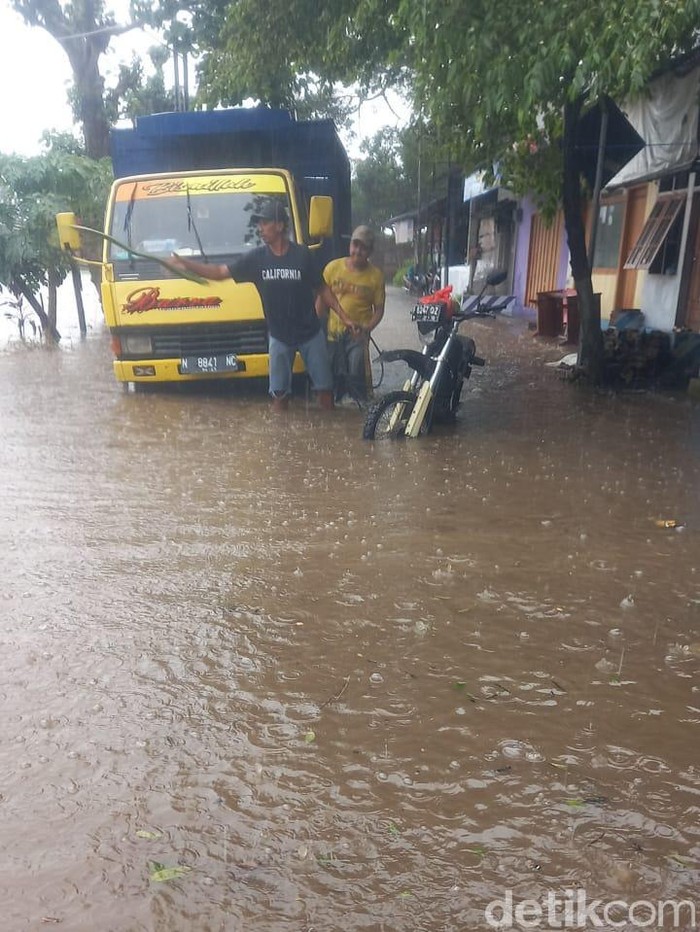 7 Desa di Jember Tergenang Banjir Hingga 1 Meter