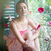 Selain seksi, kesan sweet juga ditunjukkan Amanda Manopo dalam sesi pemotretan ini. (Foto: Instagram/@amandamanopo)