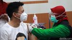 Ekspresi Ariel Noah Divaksinasi COVID-19