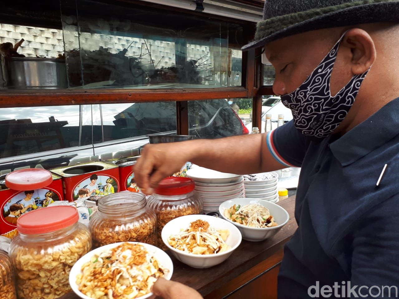 Bubur Ayam Argo Jati Ludes 200 Mangkuk dalam 4 Jam, Omzetnya Rp 3 Juta!