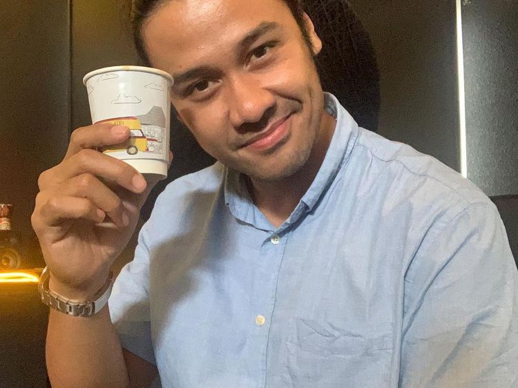 Seru Banget! Deretan Momen Ngopi Chicco Jerikho