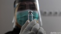 Vaksinasi ini adalah salah satu upaya untuk memutus mata rantai penyebaran virus Corona.