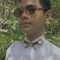 Wah idenya yang satu ini cukup cemerlang ya.. Menjadikan gunting sebagai pengganti dasi kupu-kupu. Asal jangan sampai aja tuh guntingnya jadi melukai leher atau dada nantinya. Foto: Instagram/@galihjohar