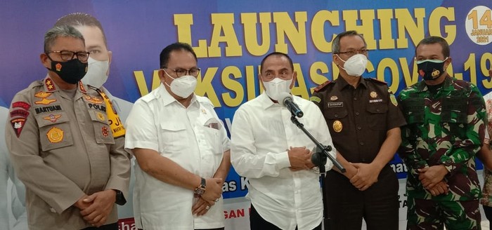 Gubernur Sumut Edy Rahmayadi (tengah)/(Ahmad Arfah-detikcom)
