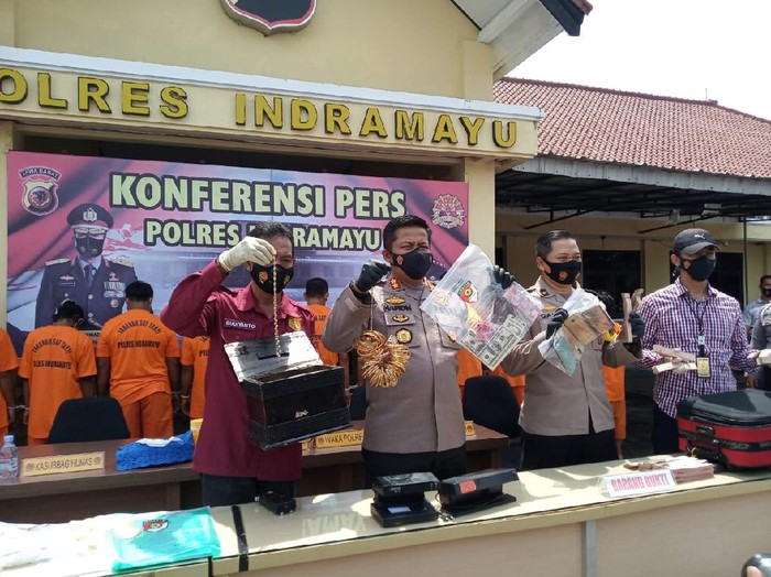Komplotan Pengedar Uang Palsu di Indramayu
