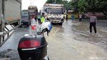 Lalin Pantura Tegal-Pemalang Tersendat Imbas Genangan Banjir