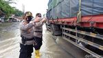 Lalin Pantura Tegal-Pemalang Tersendat Imbas Genangan Banjir