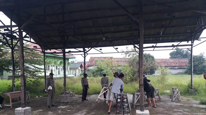 Lomba kicau burung di Majalengka dibubarkan gegara timbulkan kerumunan.
