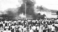 Peristiwa 15 Januari 1974 atau lebih dikenal dengan Malari (Malapetaka lima Belas Januari) merupakan suatu gerakan mahasiswa yang merasa tidak puas terhadap kebijakan pemerintah terkait kerja sama dengan pihak asing untuk pembangunan nasional. Istimewa/Heru Cahyono  