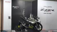 PT Astra Honda Motor (AHM) memamerkan dua motor konsep modifikasi tanpa menghilangkan unsur proper laik jalan, seperti kelengkapan spion. Foto: Ridwan Arifin