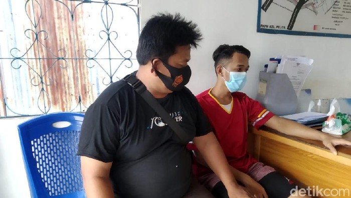 Pelaku saat diamankan (Muhammad Budi Kurniawan/Detikcom)