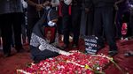 Suasana Haru Pemakaman Pramugara Sriwijaya Air Okky Bisma