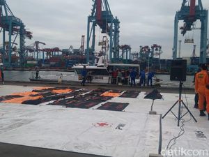 Polairud Temukan 3 Bagian Tubuh-7 Serpihan Besar Sriwijaya Air SJ182